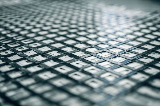 Aufgrund seiner Zusammensetzung bringt der Kunststoff Eigenschaften mit sich, die ihn für den Bau von Orthesen interessant machen. Aufgrund seiner Zusammensetzung bringt der Kunststoff Eigenschaften mit sich, die ihn für den Bau von Orthesen interessant machen.