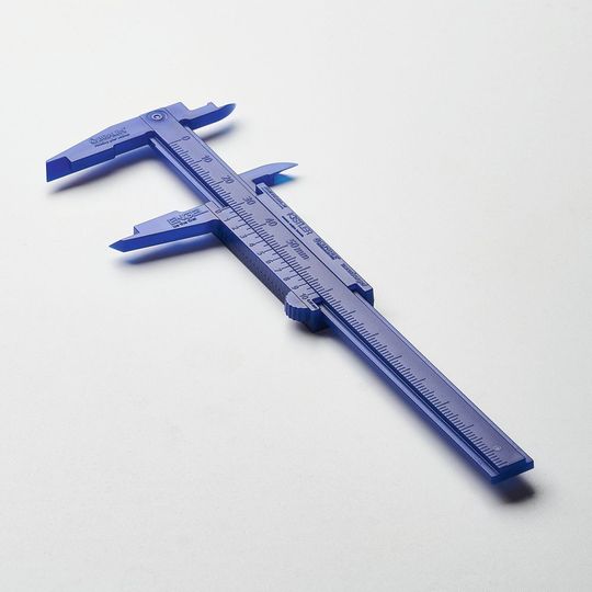 The geometrically different components of the caliper have two different shot weights of 5.5 g and 3.5 g respectively. The geometrically different components of the caliper have two different shot weights of 5.5 g and 3.5 g respectively.