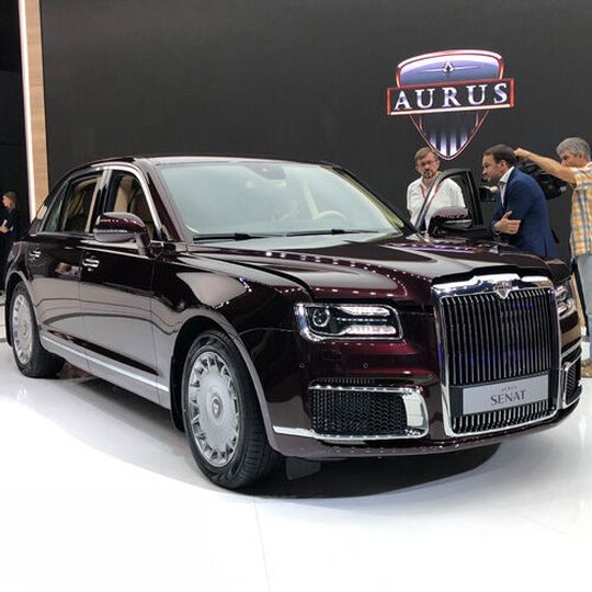 Bentley? Rolls-Royce? Von wegen: Diese neue Staatskarosse aus Russland heißt Aurus Senat und war der Star der Messe. Bentley? Rolls-Royce? Von wegen: Diese neue Staatskarosse aus Russland heißt Aurus Senat und war der Star der Messe.