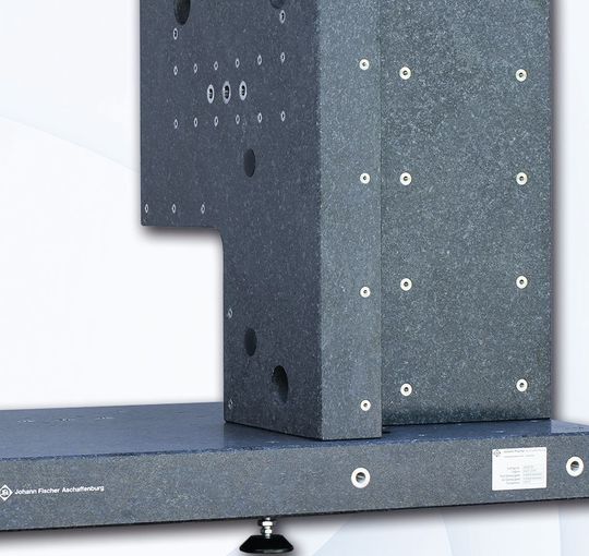 Von wegen auf Granit beißen – lieber auf Granit setzen! Wie beim modular aufgebauten Mikrozerspanungszentrum „microone“ von Zorn Microsolution. Zorn stellt die Maschine auf der AMB in Halle 10 am Stand A74 aus. Von wegen auf Granit beißen – lieber auf Granit setzen! Wie beim modular aufgebauten Mikrozerspanungszentrum „microone“ von Zorn Microsolution. Zorn stellt die Maschine auf der AMB in Halle 10 am Stand A74 aus.