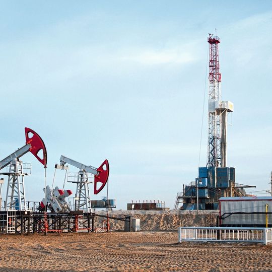 Im Öl- und Gasbereich kommt es insbesondere an abgelegenen Orten auf den reibungslosen und kontinuierlichen Betrieb kritischer Ausrüstung an. Eine zuverlässige Überwachung ist hier das A und O. Im Öl- und Gasbereich kommt es insbesondere an abgelegenen Orten auf den reibungslosen und kontinuierlichen Betrieb kritischer Ausrüstung an. Eine zuverlässige Überwachung ist hier das A und O.