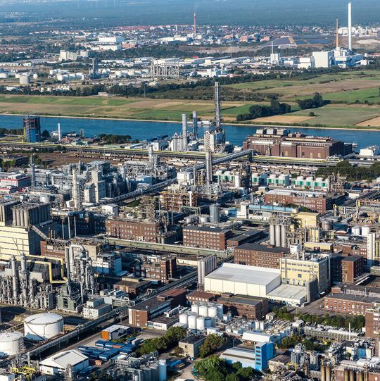 Bis 2021 will BASF die Produktionskapazität von Hexandiol in Ludwigshafen ausbauen. Bis 2021 will BASF die Produktionskapazität von Hexandiol in Ludwigshafen ausbauen.
