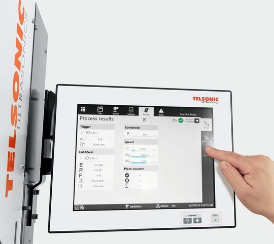 Eine Steuerungssoftware, die praxisgerechte Funktionen fürs Schweißen und Schneiden per Ultraschall zu bieten hat, präsentiert der Fakuma-Aussteller Telsonic in Friedrichshafen in Halle A4 am Stand 4112. Ihr überarbeitetes Visualisierungskonzept und gute Vernetzbarkeit soll nun die Anwendungseffizienz erhöhen. Eine Steuerungssoftware, die praxisgerechte Funktionen fürs Schweißen und Schneiden per Ultraschall zu bieten hat, präsentiert der Fakuma-Aussteller Telsonic in Friedrichshafen in Halle A4 am Stand 4112. Ihr überarbeitetes Visualisierungskonzept und gute Vernetzbarkeit soll nun die Anwendungseffizienz erhöhen.
