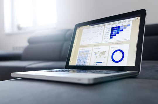 BI-Tools dienen dazu, Ideen zu veranschaulichen und Daten zu visualisieren. BI-Tools dienen dazu, Ideen zu veranschaulichen und Daten zu visualisieren.