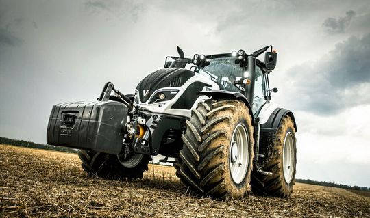 Valtra-Schlepper aus der T-Serie.