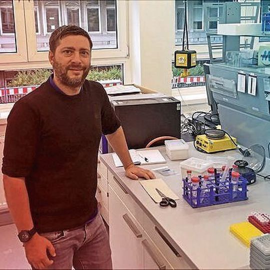 Dr. Bertrand Beckert hat den Aufbau von 100S-Ribosomen-Komplexen untersucht. Dr. Bertrand Beckert hat den Aufbau von 100S-Ribosomen-Komplexen untersucht.