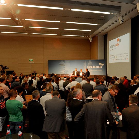 Im Jahr 2016 nahmen gut 1.000 Automechanika-Besucher am Schadentalk teil. Im Jahr 2016 nahmen gut 1.000 Automechanika-Besucher am Schadentalk teil.