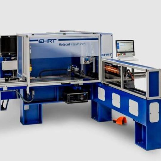 Die Flex-Punch-Serie von Ehrt Maschinenbau bietet viele modulare Möglichkeiten. Die Flex-Punch-Serie von Ehrt Maschinenbau bietet viele modulare Möglichkeiten.