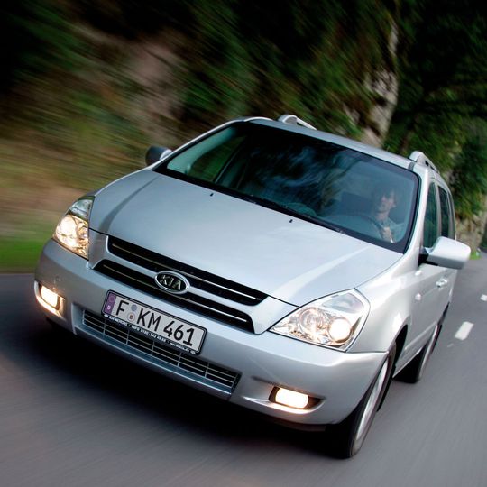 Weltweit müssen 88.621 Einheiten des Kia Carnival in die Werkstatt. In Europa wurde das Modell nach der zweiten Generation eingestellt. Weltweit müssen 88.621 Einheiten des Kia Carnival in die Werkstatt. In Europa wurde das Modell nach der zweiten Generation eingestellt.