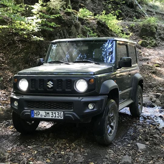 EIne aktuelle Betrugsmasche dreht sich unter anderem um den Suzuki Jimny. EIne aktuelle Betrugsmasche dreht sich unter anderem um den Suzuki Jimny.