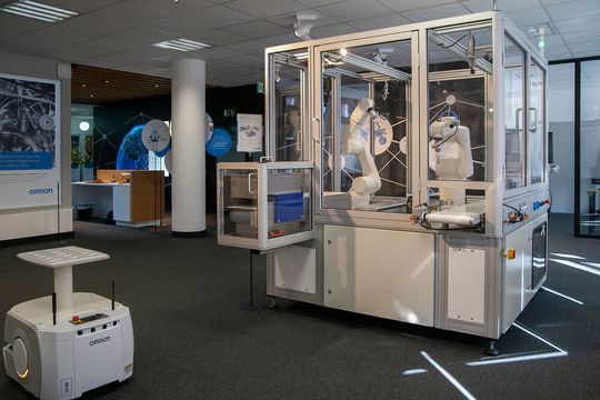 Im Innovation Center in Stuttgart können Kunden die Omron-Technologien direkt ausprobieren. Im Innovation Center in Stuttgart können Kunden die Omron-Technologien direkt ausprobieren.