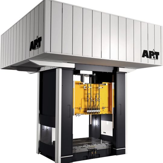 Servomotoren regeln die Hydraulik dieser neuen Presse von AP&T. Servomotoren regeln die Hydraulik dieser neuen Presse von AP&T.