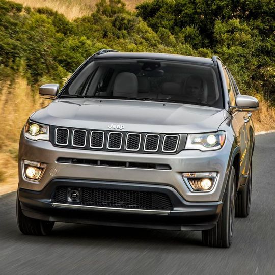In Deutschland müssen 2.056 Jeep Cherokee und Compass in die Werkstätten. In Deutschland müssen 2.056 Jeep Cherokee und Compass in die Werkstätten.