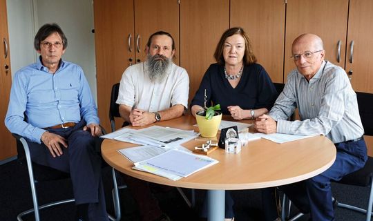Das Projektteam (v. l.): Prof. Dr. Krzysztof Redlich, Prof. Dr. Anton Andronic, Prof. Dr. Johanna Stachel und Prof. Dr. Peter Braun-Munzinger