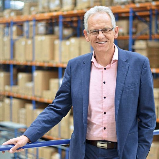 Geoff Lockwood ist Technical Director bei EBM-Papst UK Ltd. und Vorsitzender der Fan Working Group bei der European Ventilation Industry Association (EVIA). Geoff Lockwood ist Technical Director bei EBM-Papst UK Ltd. und Vorsitzender der Fan Working Group bei der European Ventilation Industry Association (EVIA).