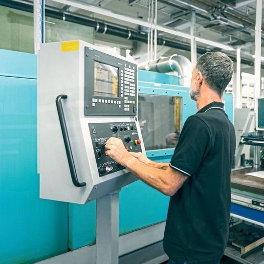 Mit dem Serviceangebot PCU Retrofit for Sinumerik 840D will Siemens eine Alternaive zu einem Werkzeugmaschinen-Neukauf anbieten. Mit dem Serviceangebot PCU Retrofit for Sinumerik 840D will Siemens eine Alternaive zu einem Werkzeugmaschinen-Neukauf anbieten.