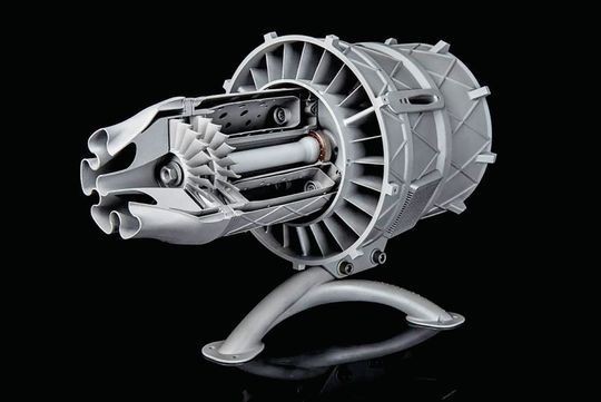 Présentée en 2017 au salon du Bourget cette turbine fabriquée par l'entreprise Fusia emploie un procédé de fusion laser de poudre métallique. Présentée en 2017 au salon du Bourget cette turbine fabriquée par l'entreprise Fusia emploie un procédé de fusion laser de poudre métallique.