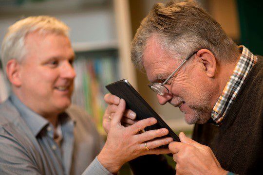 Richtig programmierte Apps können auch mit Sehbehinderung genutzt werden Richtig programmierte Apps können auch mit Sehbehinderung genutzt werden