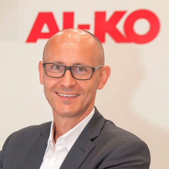 Mirko Trefzer übernimmt die Leitung des Bereichs „Vertrieb und Marketing“. Mirko Trefzer übernimmt die Leitung des Bereichs „Vertrieb und Marketing“.