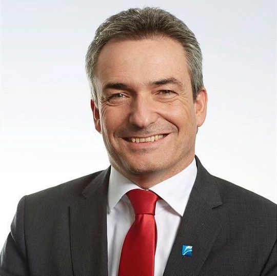 „Ich blicke dieser neuen Herausforderung bereits mit Freude entgegen und habe das Ziel, weitere Chancen im Pflanzennährstoff- und Melamingeschäft zu ergreifen“, erklärt Rainer Höfling, CEO des neuen Geschäftsbereichs Pflanzennährstoffe & Melamine. „Ich blicke dieser neuen Herausforderung bereits mit Freude entgegen und habe das Ziel, weitere Chancen im Pflanzennährstoff- und Melamingeschäft zu ergreifen“, erklärt Rainer Höfling, CEO des neuen Geschäftsbereichs Pflanzennährstoffe & Melamine.