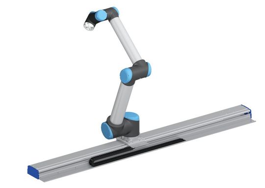 Ein Mittelständler der zwei bis drei Roboterzellen mit kollaborativen Robotern, den so genannten Cobots einrichtet, kann durch das Liftkit und Slidekit ohne Entwicklungsaufwand sofort produktiv werden.