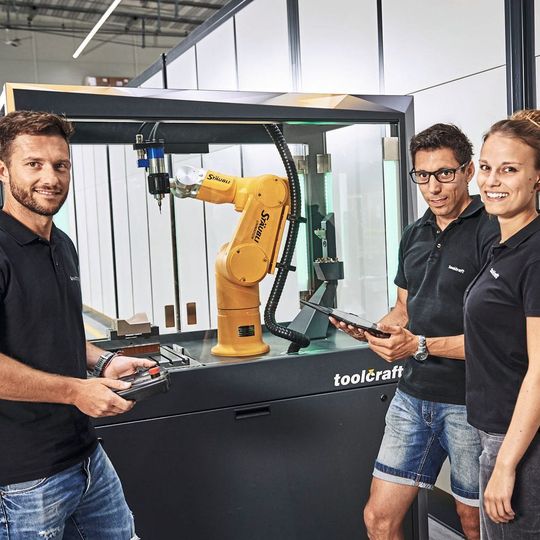 Die Schulungszelle von Toolcraft mit G-Code Programmierung. Die Schulungszelle von Toolcraft mit G-Code Programmierung.