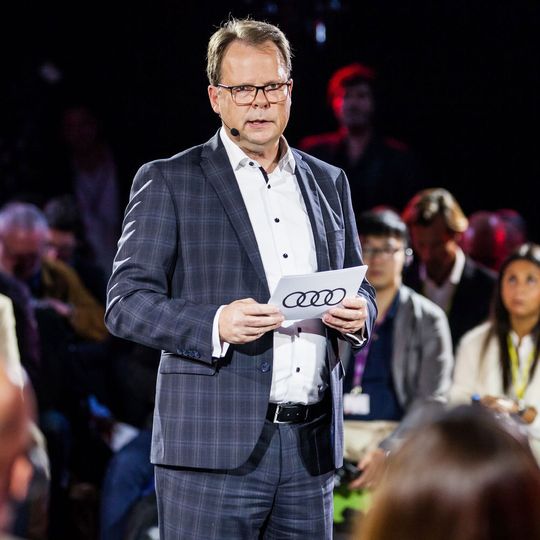 Peter Mertens gibt seinen Posten bei Audi aus gesundheitlichen Gründen auf. Peter Mertens gibt seinen Posten bei Audi aus gesundheitlichen Gründen auf.