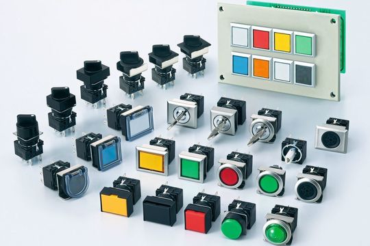 Mit der vielfältigen Produktrange der Serie LB/LBW lassen sich komplette Steuereinheiten und Control Panels für die unterschiedlichsten Einsatzbereiche ausrüsten Mit der vielfältigen Produktrange der Serie LB/LBW lassen sich komplette Steuereinheiten und Control Panels für die unterschiedlichsten Einsatzbereiche ausrüsten