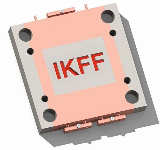Induktive Werkzeugtemperirung beim Spritzgießen: Durch geeignete konstruktive Anpassungen der Kavitätsplatte lässt sich die Gestaltung der zur elektromagnetischen Erwärmung notwendigen Induktionsspulen vereinfachen. Im Bild ist die Erwärmung auf den mittleren Werkzeugbereich beschränkt, obwohl die Induktoren in Form einfacher gerader sowie durchgängiger Kupferrohre ausgeführt sind. Induktive Werkzeugtemperirung beim Spritzgießen: Durch geeignete konstruktive Anpassungen der Kavitätsplatte lässt sich die Gestaltung der zur elektromagnetischen Erwärmung notwendigen Induktionsspulen vereinfachen. Im Bild ist die Erwärmung auf den mittleren Werkzeugbereich beschränkt, obwohl die Induktoren in Form einfacher gerader sowie durchgängiger Kupferrohre ausgeführt sind.