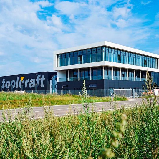 Toolcraft auch das Audit des TÜV Süd bestanden. Toolcraft auch das Audit des TÜV Süd bestanden.