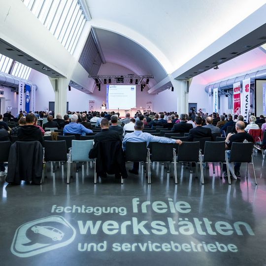 Die Fachtagung Freie Werkstätten und Servicebetriebe findet am 20. Oktober in Würzburg im Vogel Convention Center statt. Die Fachtagung Freie Werkstätten und Servicebetriebe findet am 20. Oktober in Würzburg im Vogel Convention Center statt.