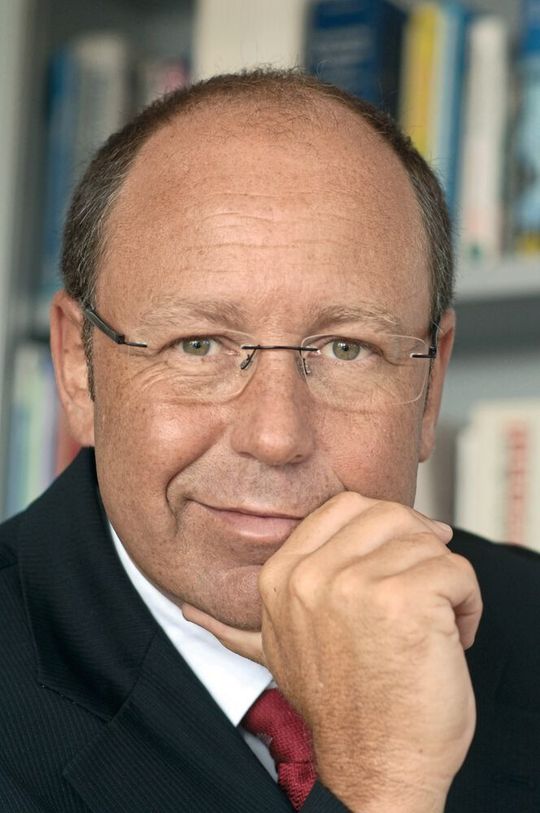 „Bei einer zu spät vorgenommenen Firmenübergabe scheitert der Nachfolger in der Hälfte der Fälle binnen vier Jahren“, sagt Winfried Neun, Experte in Unternehmensnachfolgeprozessen. „Bei einer zu spät vorgenommenen Firmenübergabe scheitert der Nachfolger in der Hälfte der Fälle binnen vier Jahren“, sagt Winfried Neun, Experte in Unternehmensnachfolgeprozessen.