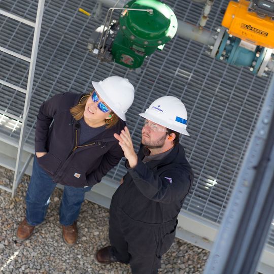 Etwa 25 Prozent bei Turnaround-Projekten übersteigen das geplante Budget, und mehr als 50 Prozent halten die vorgegebenen Zeitpläne nicht ein. Der Automatisierungskonzern Emerson unterstützt Betreiber bei TAR-Projekten und stellt dabei deutliche Kostenreduzierungen beim Personal- und Materialeinsatz sowie eine Reduzierung der TAR-Zeit in Aussicht. Etwa 25 Prozent bei Turnaround-Projekten übersteigen das geplante Budget, und mehr als 50 Prozent halten die vorgegebenen Zeitpläne nicht ein. Der Automatisierungskonzern Emerson unterstützt Betreiber bei TAR-Projekten und stellt dabei deutliche Kostenreduzierungen beim Personal- und Materialeinsatz sowie eine Reduzierung der TAR-Zeit in Aussicht.
