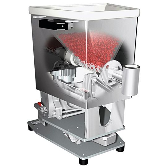Bei der Easy Change-Variante des Dosierers sind Trog, Schnecke, Schneckenrohr und Gehäuse eine konstruktive Einheit. Schnellverschlüsse verbinden diese mit Chassis und Antrieb. Sie müssen lediglich gelöst werden, damit das Restschüttgut entnommen werden kann. Bei der Easy Change-Variante des Dosierers sind Trog, Schnecke, Schneckenrohr und Gehäuse eine konstruktive Einheit. Schnellverschlüsse verbinden diese mit Chassis und Antrieb. Sie müssen lediglich gelöst werden, damit das Restschüttgut entnommen werden kann.