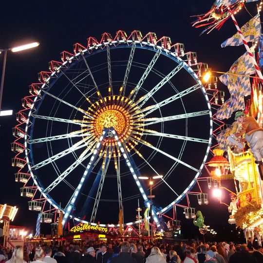 Halligalli auf der Wiesn. Halligalli auf der Wiesn.