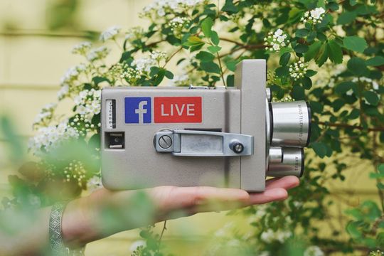 Bewegtbilder im Social Media sind für B2B-Marketer von großer Relevanz. Facebook, die führende Plattform seit Jahren, verliert jedoch an Bedeutung. Bewegtbilder im Social Media sind für B2B-Marketer von großer Relevanz. Facebook, die führende Plattform seit Jahren, verliert jedoch an Bedeutung.