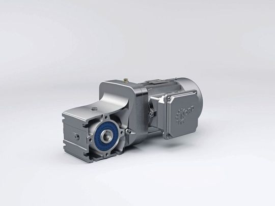 Mit den zweistufigen Nordbloc.1 Kegelradgetrieben hat Nord Drivesystems leistungsstarke, washdown-optimierte Aluminiumantriebe für hygienekritische Anwendungen auf den Markt gebracht. Jetzt erweitert der Antriebsspezialist diese Baureihe um kleinere Getriebe mit einem Drehmoment von 50 Nm. Mit den zweistufigen Nordbloc.1 Kegelradgetrieben hat Nord Drivesystems leistungsstarke, washdown-optimierte Aluminiumantriebe für hygienekritische Anwendungen auf den Markt gebracht. Jetzt erweitert der Antriebsspezialist diese Baureihe um kleinere Getriebe mit einem Drehmoment von 50 Nm.