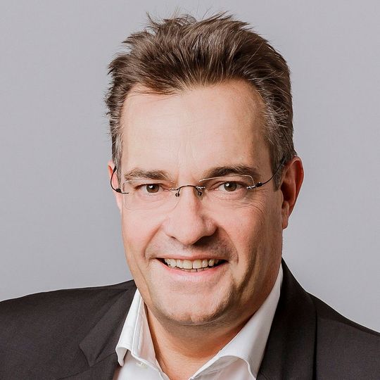 Florian Zink ist neuer Geschäftsführer Deutschland und Regional Manager DACH bei Exclusive Networks. Florian Zink ist neuer Geschäftsführer Deutschland und Regional Manager DACH bei Exclusive Networks.