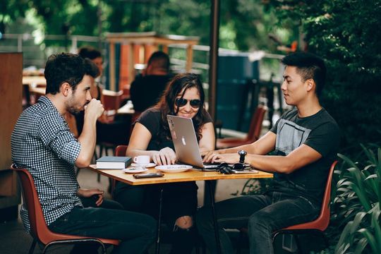 Die erste IHK-zertifizierte Inbound-Marketing-Weiterbildung in Deutschland wird von HubSpot unterstützt. Die erste IHK-zertifizierte Inbound-Marketing-Weiterbildung in Deutschland wird von HubSpot unterstützt.