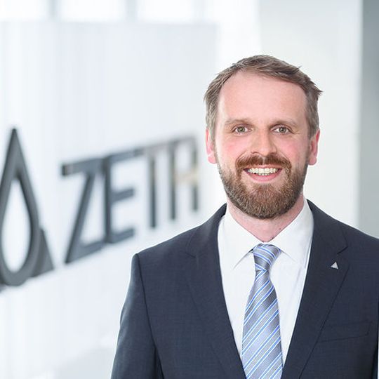 Gerald Dollberger ist technischer Projekt- und Prozessmanager und Geschäftsführer der ZETA Automation GmbH. Gerald Dollberger ist technischer Projekt- und Prozessmanager und Geschäftsführer der ZETA Automation GmbH.