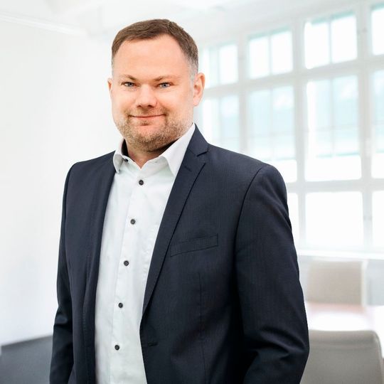 Markus Becker, CEO von Quentic: „Mit unserer neuen Marke sind wir optimal für den weiteren Kurs auf die europäische Marktführerschaft gerüstet.“ Markus Becker, CEO von Quentic: „Mit unserer neuen Marke sind wir optimal für den weiteren Kurs auf die europäische Marktführerschaft gerüstet.“