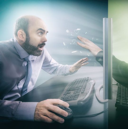 Alptraum jeders Betreibers: Ein Hacker greift an. Alptraum jeders Betreibers: Ein Hacker greift an.
