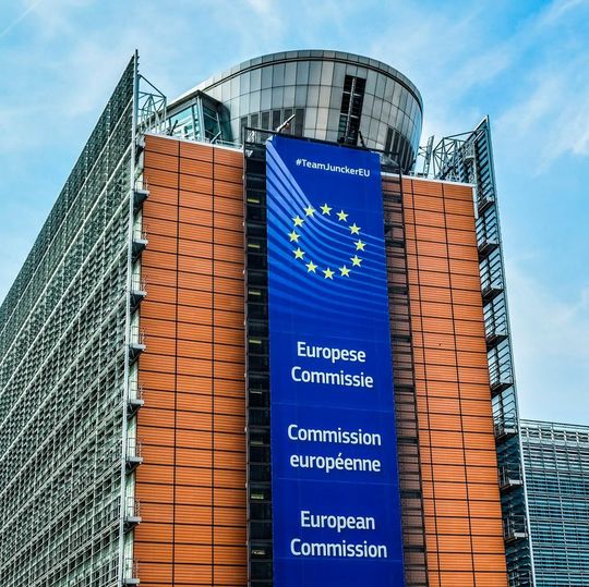 Das Genehmigungsverfahren der EU-Kommission für die Übernahme des Polyamid-Geschäfts von Solvay durch BASF dauert an. Das Genehmigungsverfahren der EU-Kommission für die Übernahme des Polyamid-Geschäfts von Solvay durch BASF dauert an.