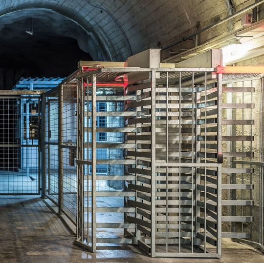 Das Deltalis-Rechenzentrum befand sich in einem ehemaligen Militärbunker. Das Deltalis-Rechenzentrum befand sich in einem ehemaligen Militärbunker.