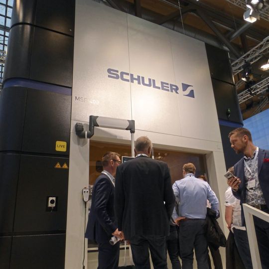 Die Vorstellung der MSP 400 am ersten Messetag auf der Euroblech. Die Vorstellung der MSP 400 am ersten Messetag auf der Euroblech.