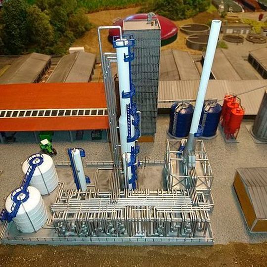 Zukunftsvision: Modell einer künftigen Bioraffinerie-Anlage am Unteren Lindenhof, der Versuchsstation der Universität Hohenheim. Zukunftsvision: Modell einer künftigen Bioraffinerie-Anlage am Unteren Lindenhof, der Versuchsstation der Universität Hohenheim.