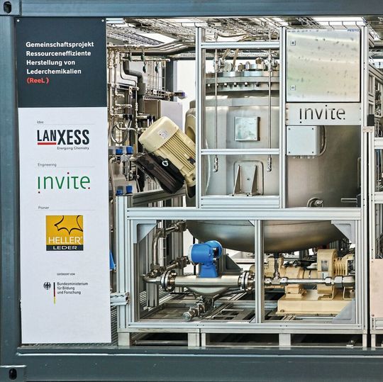 Die modulare Reel-Anlage nutzt so weit möglich standardisierte Bauteile und Komponenten. Die modulare Reel-Anlage nutzt so weit möglich standardisierte Bauteile und Komponenten.