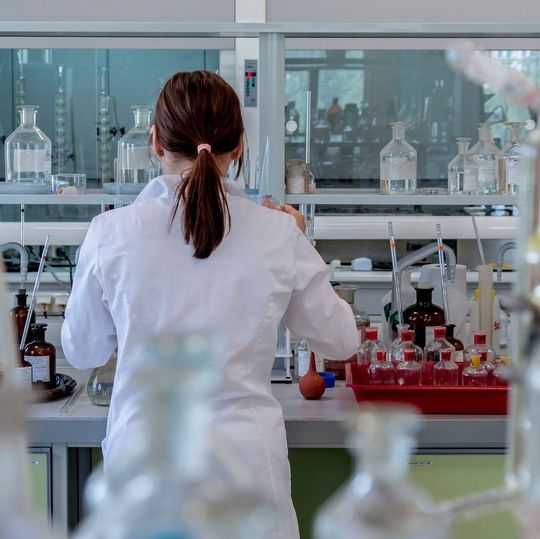 An der Universität Oldenburg wurde das einstufige Herstellungsverfahren für Amine erstmals umfassend verstanden. An der Universität Oldenburg wurde das einstufige Herstellungsverfahren für Amine erstmals umfassend verstanden.