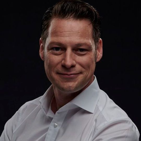Dirk Abendroth übernimmt zum 1. Januar 2019 als Chief Technology Officer die Verantwortung des künftigen Unternehmensbereichs Continental Automotive. Dirk Abendroth übernimmt zum 1. Januar 2019 als Chief Technology Officer die Verantwortung des künftigen Unternehmensbereichs Continental Automotive.