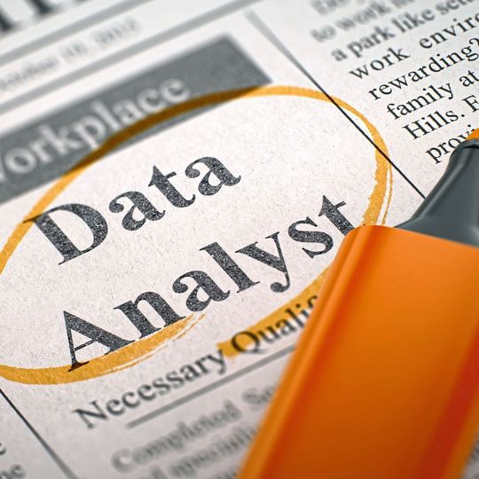 Im Zuge der Digitalisierung sind Fachkräfte zur Datenanalyse gefragter denn je. Im Zuge der Digitalisierung sind Fachkräfte zur Datenanalyse gefragter denn je.